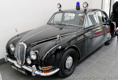 SUU 409F Police Jaguar S-Type
