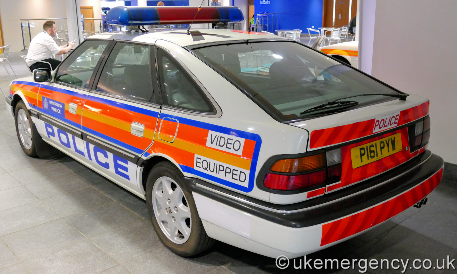 P161 PYW Metropolitan Police Rover 800