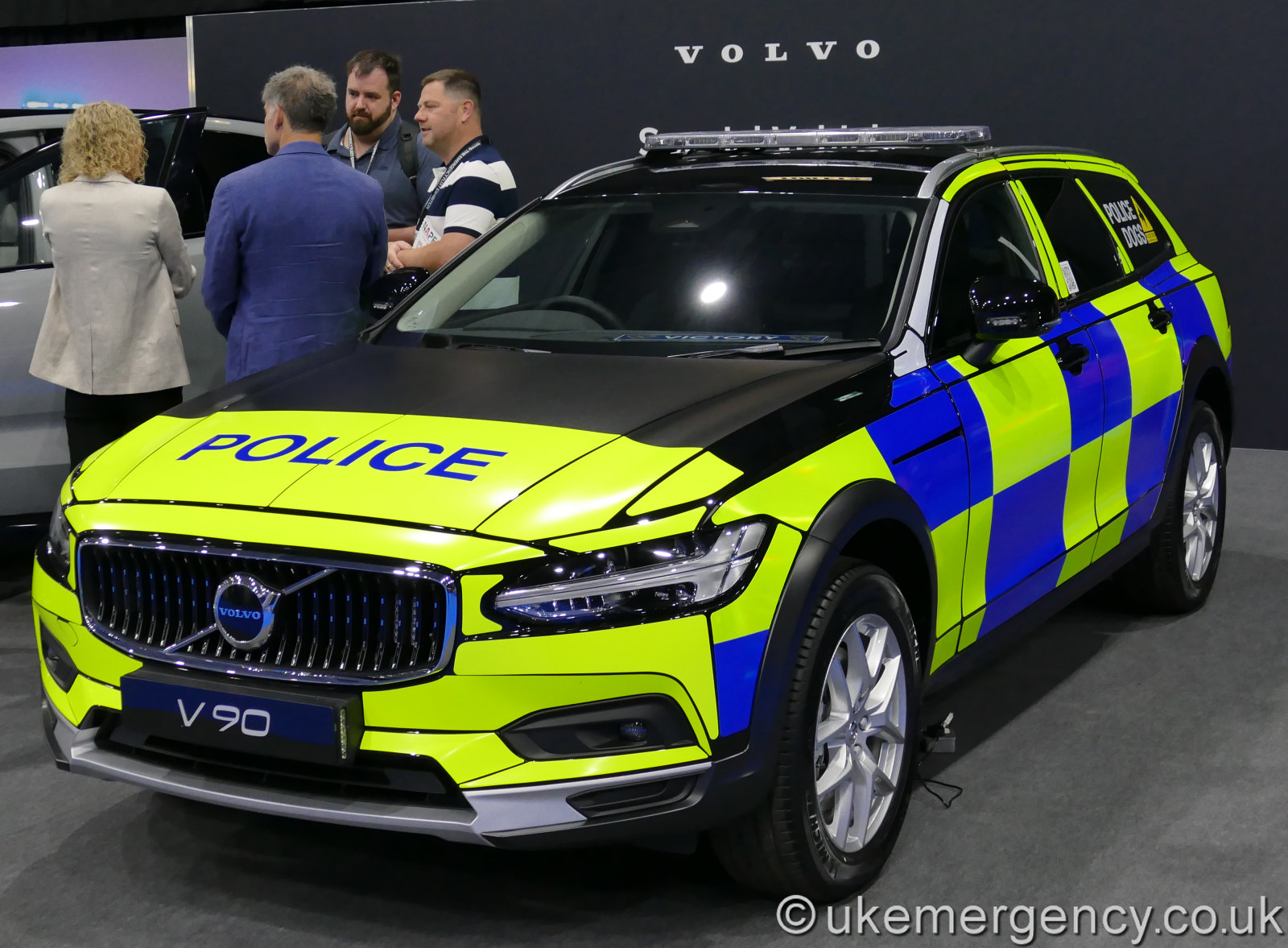 Police demonstrator Volvo V90 Cross Country